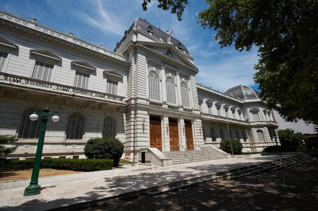 Confirmaron el juicio oral contra el exministro bonaerense Jorge D’Onofrio por lavado de dinero